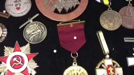 Heißer Verkaufs-Fabrikpreis-kundenspezifische antike Sport-Metallmedaille mit Band